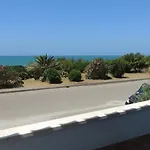Senafer Nyaraló *