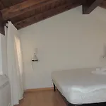Senafer Nyaraló *