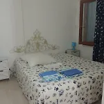 Senafer Nyaraló *